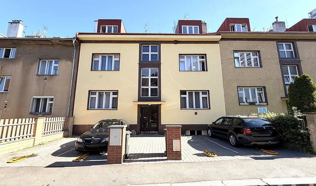 prodej
bytu 1+kk 27 m²