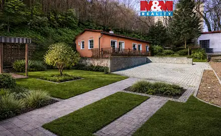prodej
domu 94 m² s pozemkem 901 m²