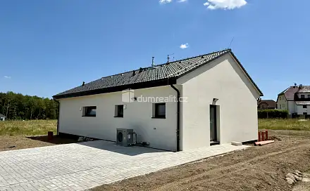 prodej
domu 120 m² s pozemkem 701 m²