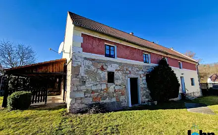 prodej
domu 300 m² s pozemkem 1 380 m²