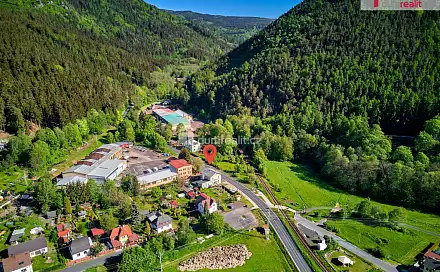prodej
domu 524 m² s pozemkem 1 060 m²