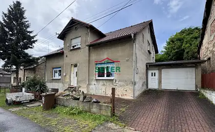 prodej
domu 220 m² s pozemkem 1 698 m²
