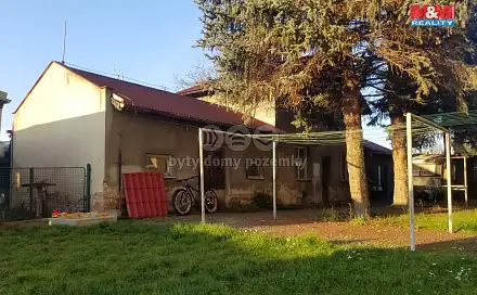 prodej
domu 180 m² s pozemkem 118 m²