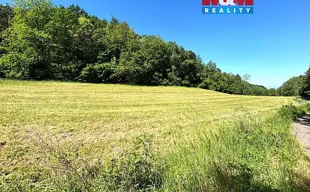 prodej
pole 7 613 m²