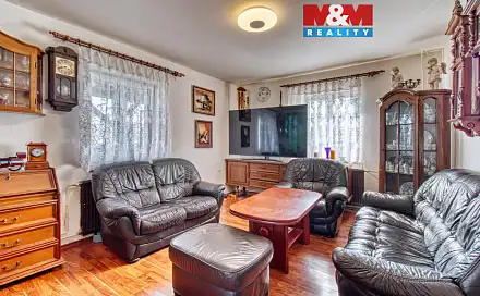 prodej
domu 253 m² s pozemkem 754 m²