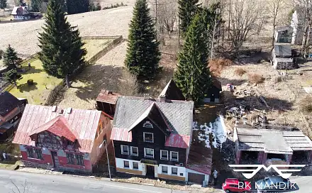 prodej
domu 180 m² s pozemkem 699 m²